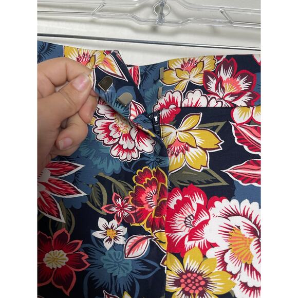 Loft Women's Stretch Floral Mid Rise Chino Shorts 8 Cottage Whimsical Boho - Picture 6 of 10